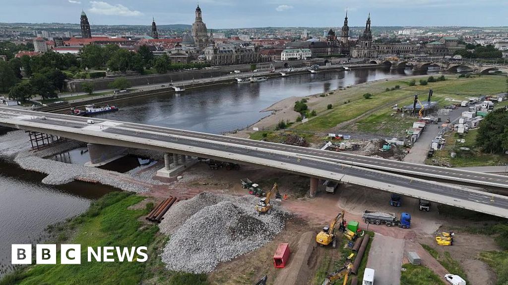 Large parts of Dresden evacuated after 250kg WW2 bomb found