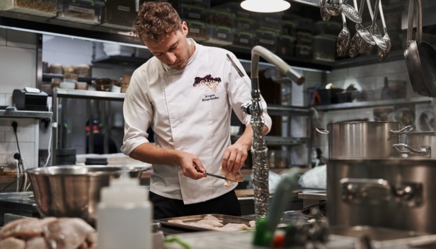 Ukraine’s Defense Ministry taps celebrity chef Klopotenko to upgrade army meals