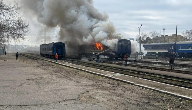Russians attack Ukrainian railway infrastructure again