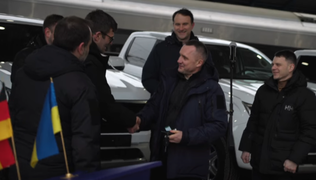 Germany delivers pickup trucks, minibuses to Ukrzaliznytsia