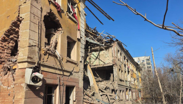 Death toll after Russian airstrike rises to four, police report 16 injured