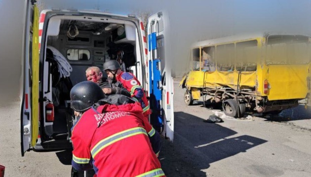 Russian drone hits minibus in Kherson, civilians injured