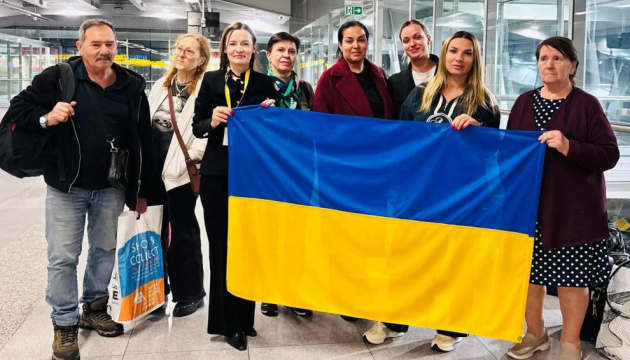 16 Ukrainians evacuated from Middle East to Warsaw