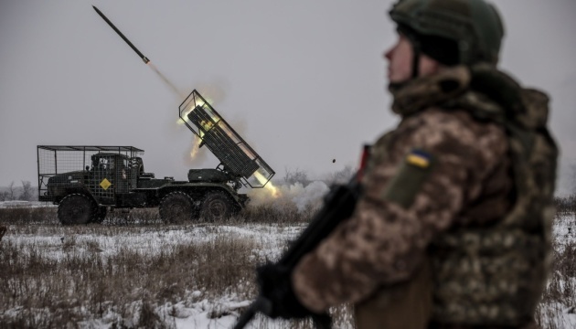 Ukrainian forces hit Russian troops and military logistics in occupied territories
