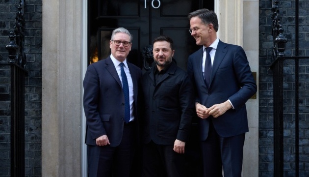 Zelensky, Starmer, and Rutte discuss joint arms production