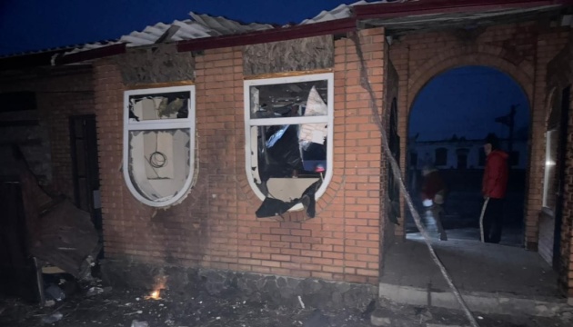 Russian drone strikes store in Slatyne, injuring two