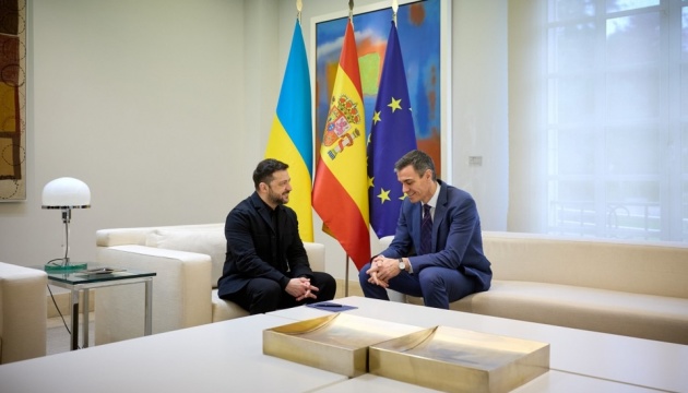 Zelensky discusses unblocking of EUR 90B for Ukraine with Spanish PM