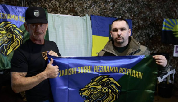 Sean Penn visits Ukrainian frontline unit in Donetsk region