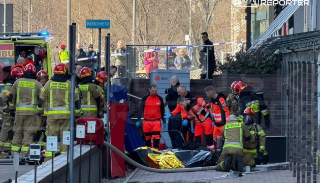 Fire breaks out during building renovation in Warsaw, resulting in deaths of two Ukrainian citizens