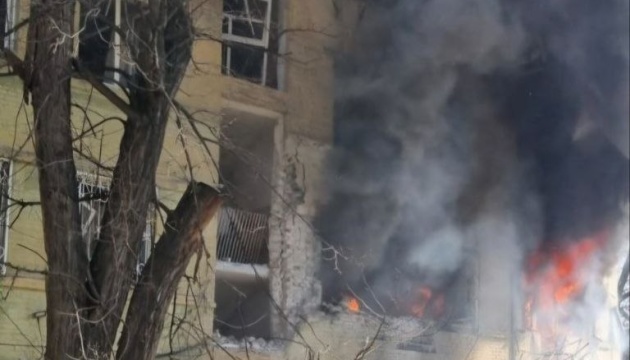 Russians strike Dnipro, high-rise building damaged, casualties reported