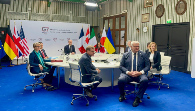 Ukraine will not ease pressure on Russia; G7 must follow suit