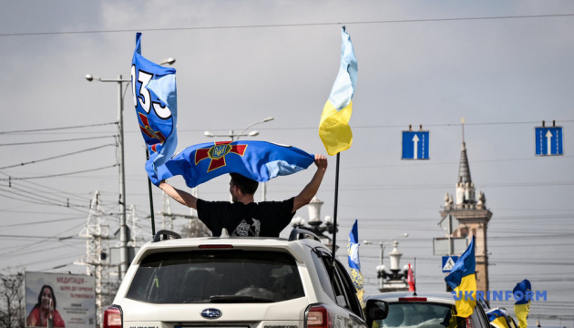 Memorial motorcade takes place in Zaporizhzhia
