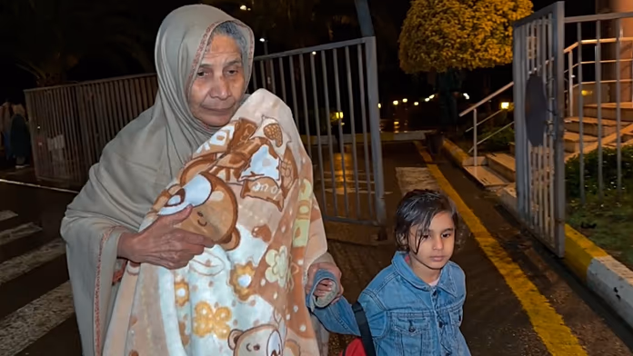 Hundreds of people continue to evacuate via Azerbaijan amid US-Israeli war on Iran