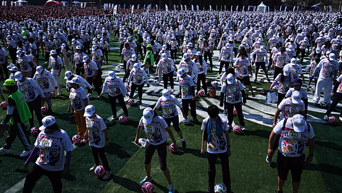 Mexico City breaks Guinness Record with giant football training session