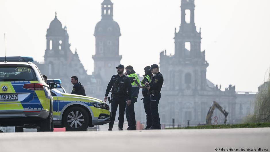 Germany news: WWII bomb forces major evacuation in Dresden – dw.com
