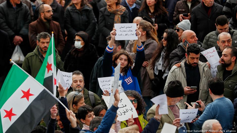 Syrians protest curbs on alcohol sales in Damascus