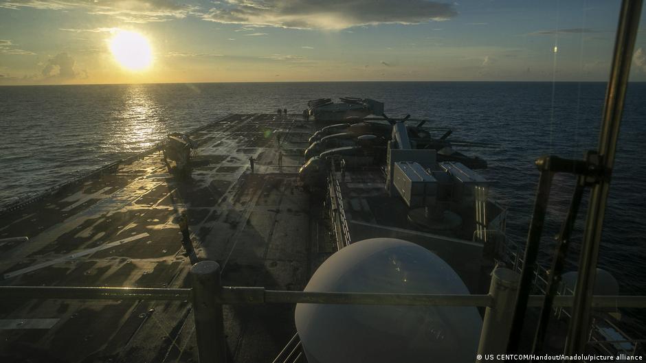 Tehran warns US against ground assault