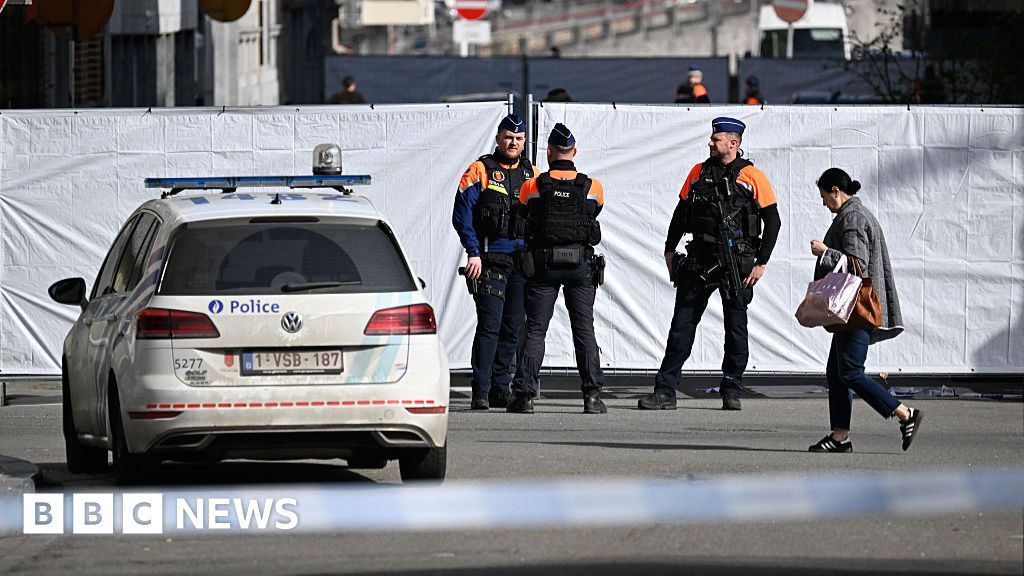 Blast outside Belgium synagogue was 'antisemitic act', mayor says