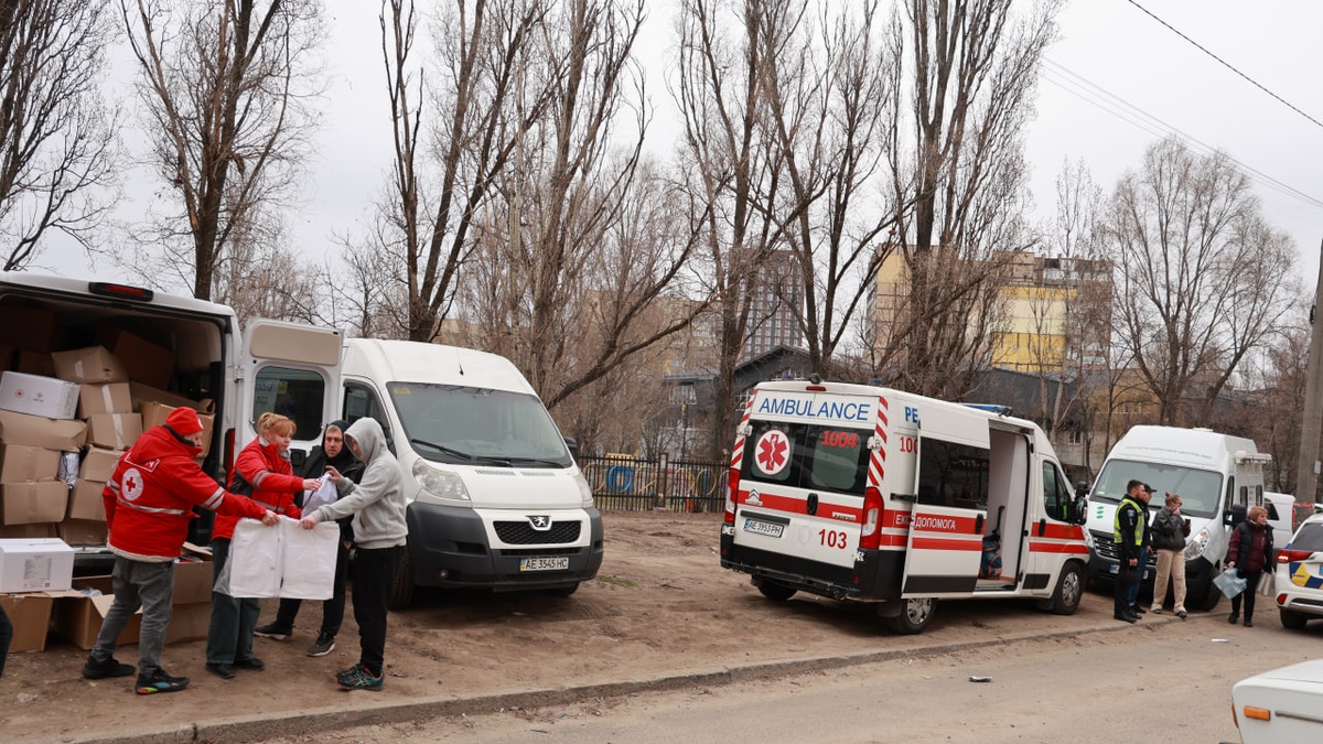 URCS assists victims of Russian drone strike in Dnipro