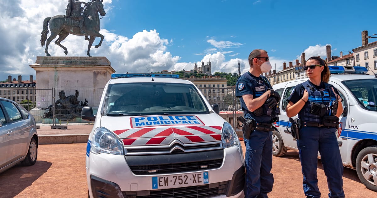 La police municipale se développe, armes au poing – POLITICO