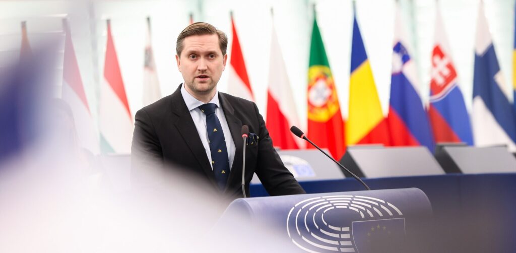 ‘No weapons, no ammunition’: what the European Parliament can actually do for Ukraine