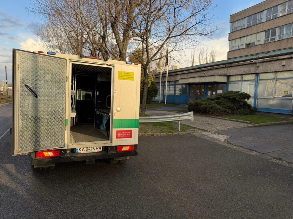 Hungary returns Oschadbank’s armored vehicles damaged—cash and gold remain seized