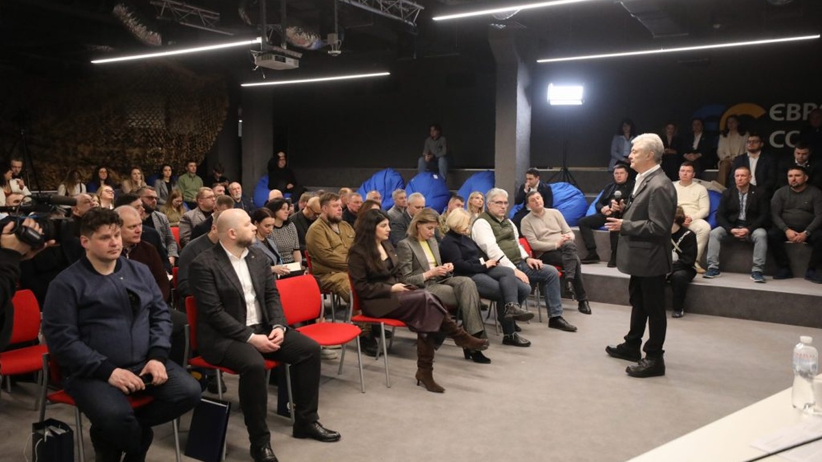 Ukraine must unite and strengthen diplomatic front amid Middle East war – Poroshenko