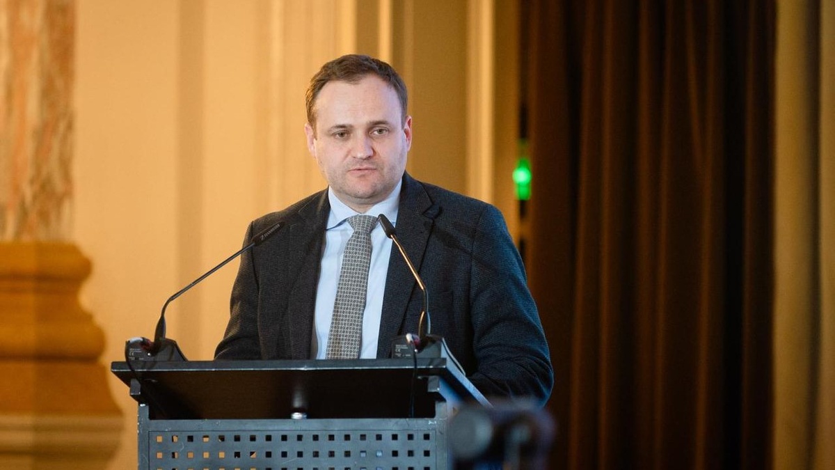 Ukraine needs at least EUR 500 mln in loan guarantees for road infrastructure