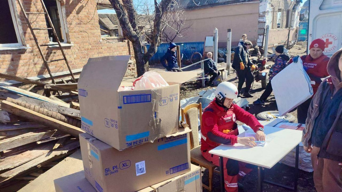 Ukrainian Red Cross Society helping to restore village following Russian air attack in Sumy region