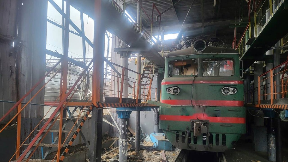 Russia attacks railway and port infrastructure overnight