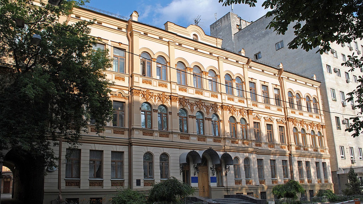 Ministry of Culture not considering cancellation of People’s Artist and Merited Artist titles