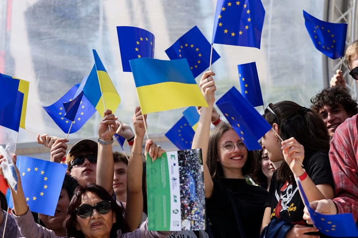 The EU states that Ukraine’s accession by 2027 is unlikely, but Kyiv maintains that options to do so exist.