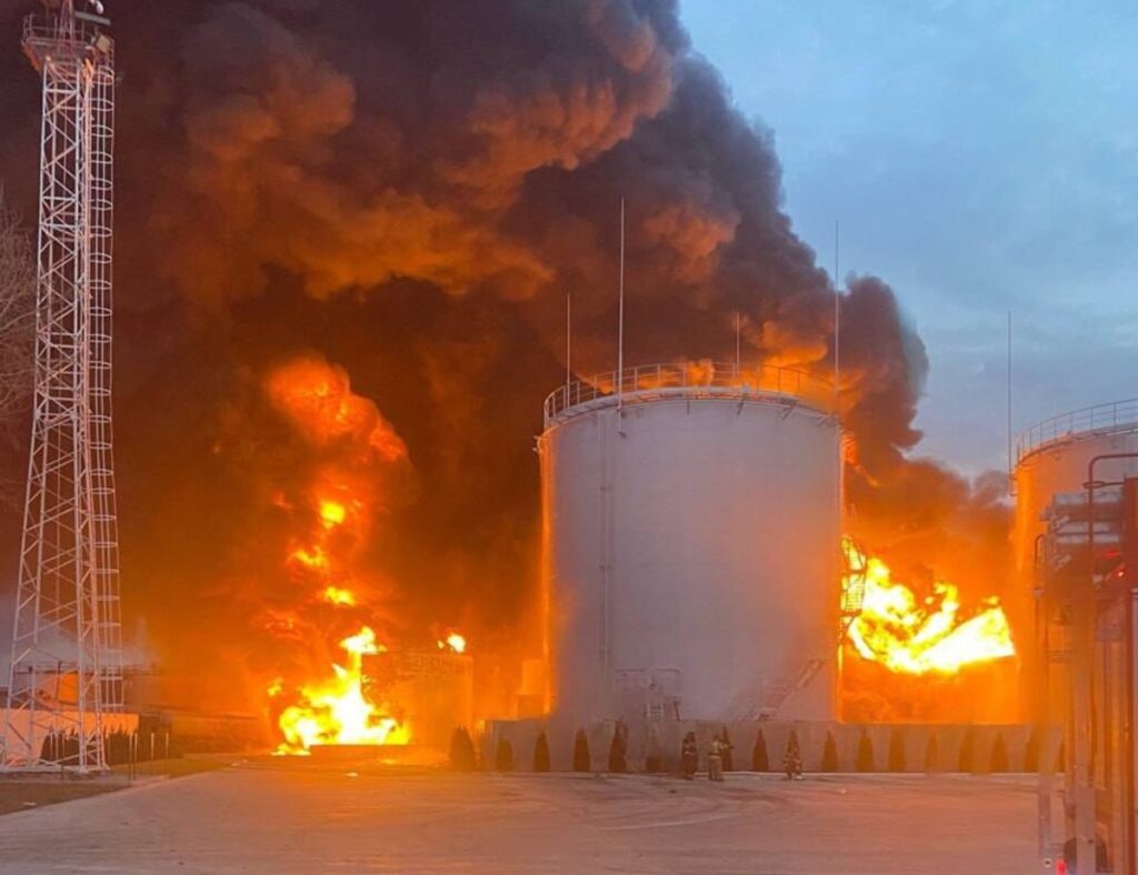Ukraine hit oil depot 500 km from front — thick black smoke rose above southern Russia’s Labinsk at dawn
