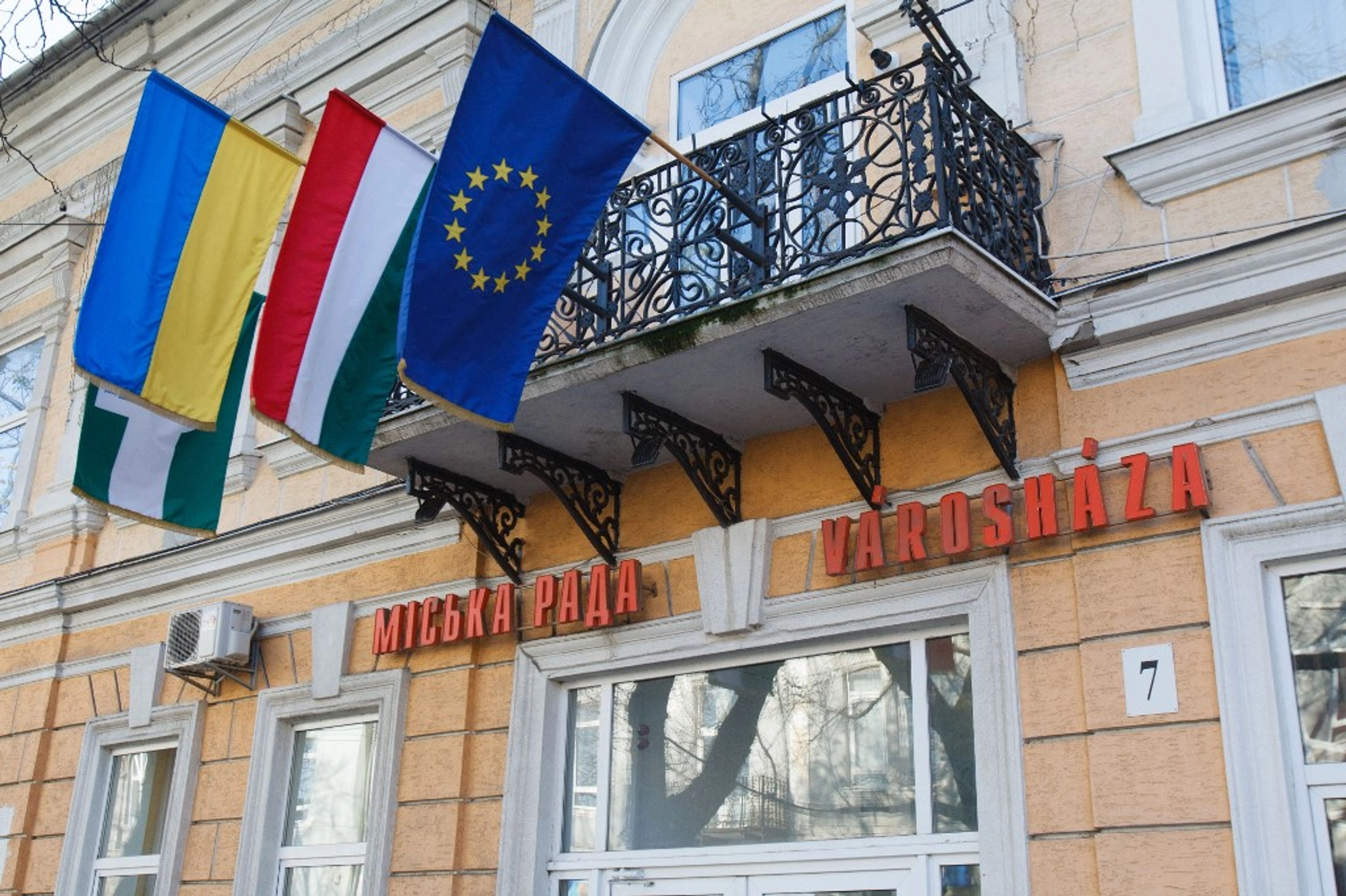 Russia faked Ukrainian phone numbers to threaten Hungarians in Ukraine — to help Orbán win Hungary’s election, Kyiv says