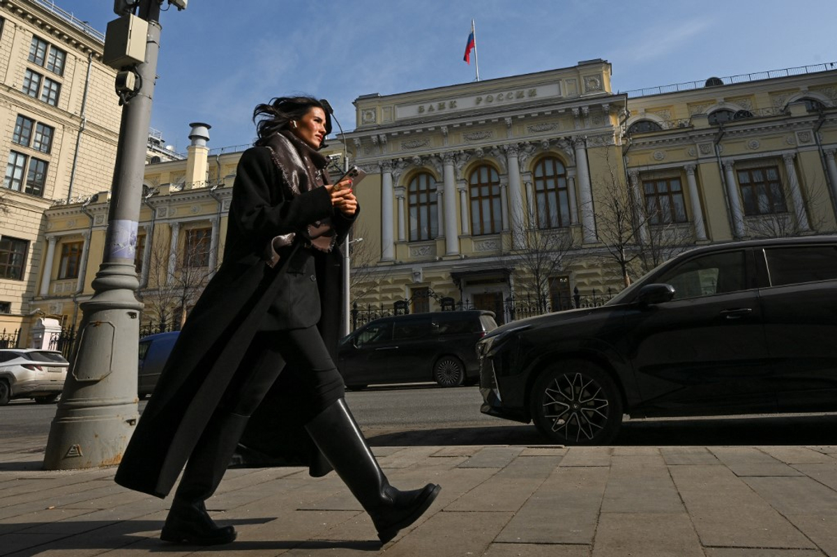 Swedish Intel Warns Russia’s Economy Is Weaker Than It Looks