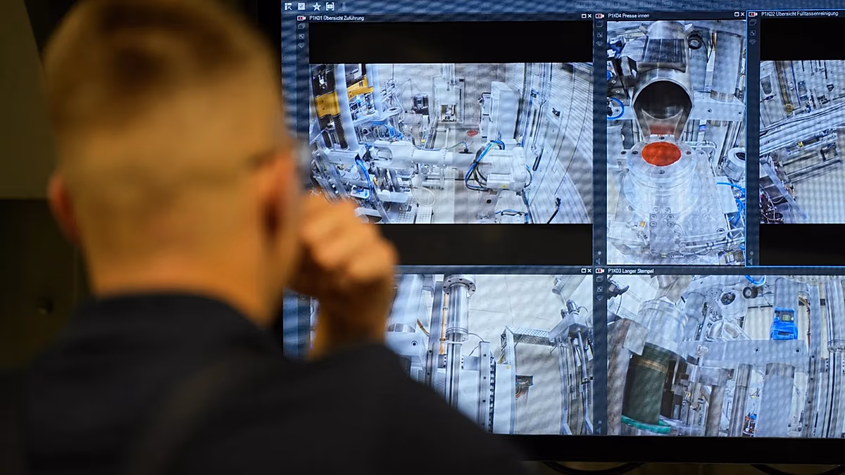 Espionage, sabotage, attacks: German intelligence agency sends warning to defence industry