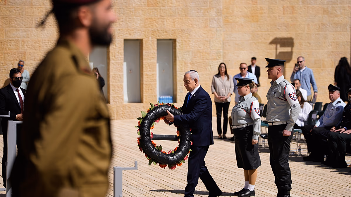 Video. Sirens halt Israel for Holocaust Remembrance Day as antisemitism surges