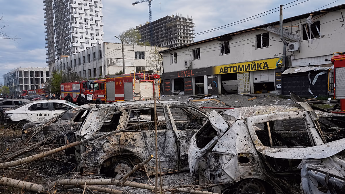 Video. Ukriane: Russian strikes hit Kyiv’s Podilsky district