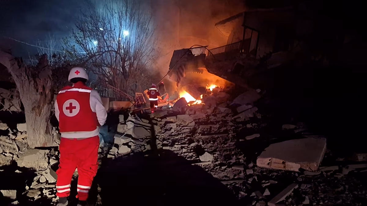 Video. Lebanon reeling as Israeli strikes continue after 300 killed yesterday
