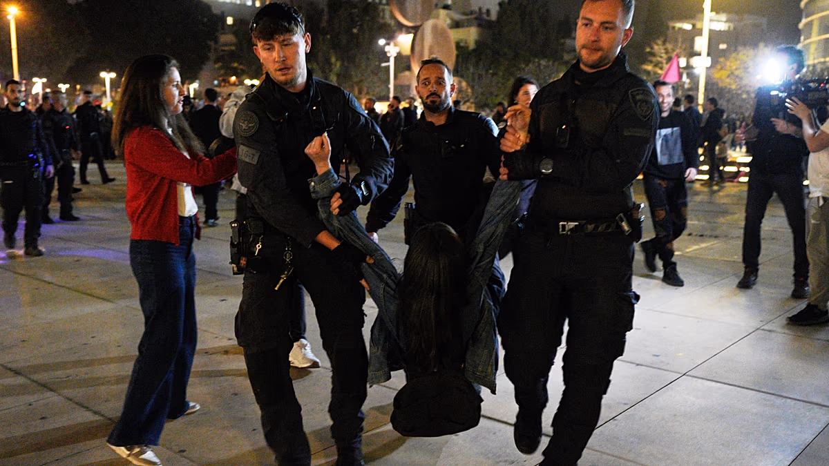 Video. Anti-war protesters rally outside US embassy office in Tel Aviv