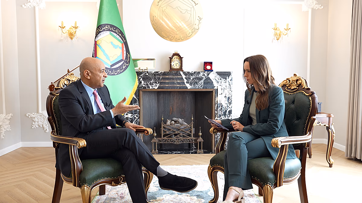 Iran to blame for closing Strait of Hormuz, says Gulf leader