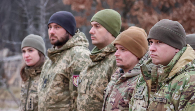 Ukrainian Air Assault Forces’ training center helps recruits overcome fear of weapons