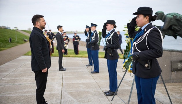 Zelensky, Jetten honor WWII victims