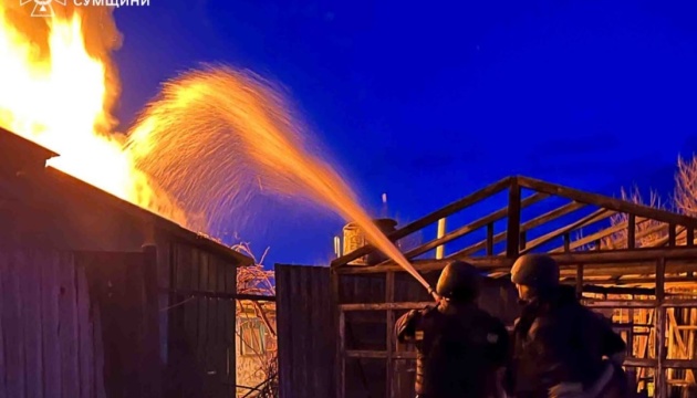 Large-scale fire extinguished in Hlukhiv following nighttime Russian attack