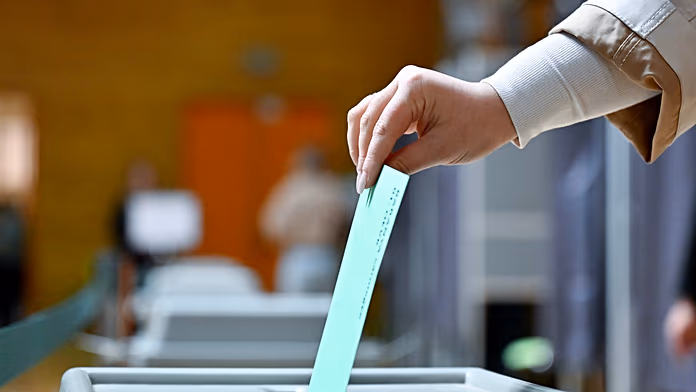 Record turnout expected as parliamentary elections in Hungary gets under way