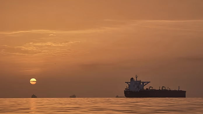 Trump says he will not lift blockade on Iranian ports until peace deal struck with Tehran