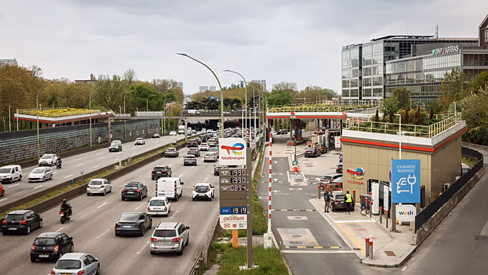 Construction workers block roads in France over soaring fuel prices