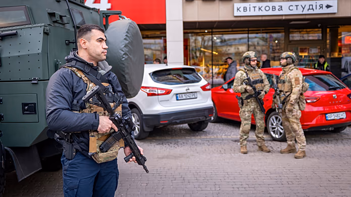 Two police officers suspended after fleeing Kyiv shooting scene