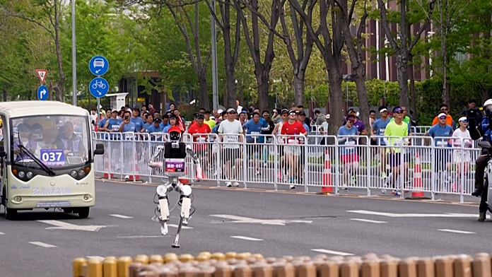 China hosts humanoid robots in Beijing half marathon