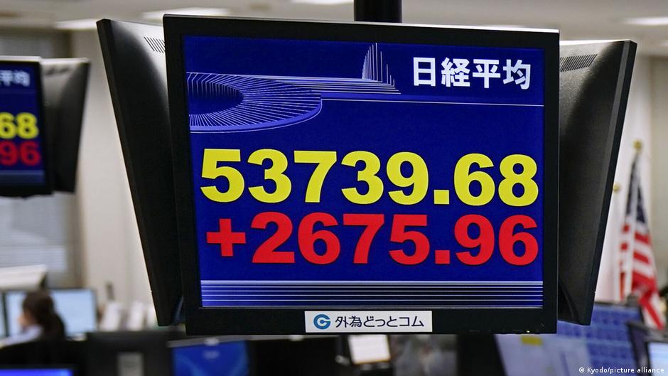 Oil prices jump, stocks fall after Trump speech